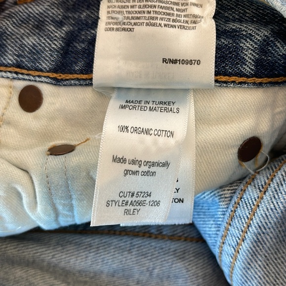 Agolde Riley Medium Wash Distressed High Rise Straight Jeans 24 - Picture 14 of 14